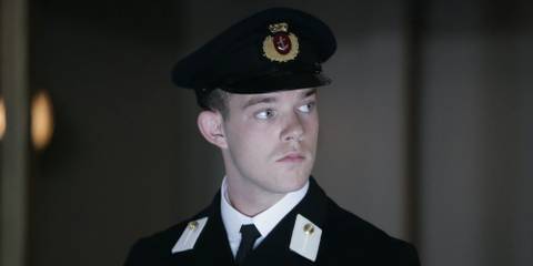 Russell Tovey as Alonso Frame looking to his left in Doctor Who