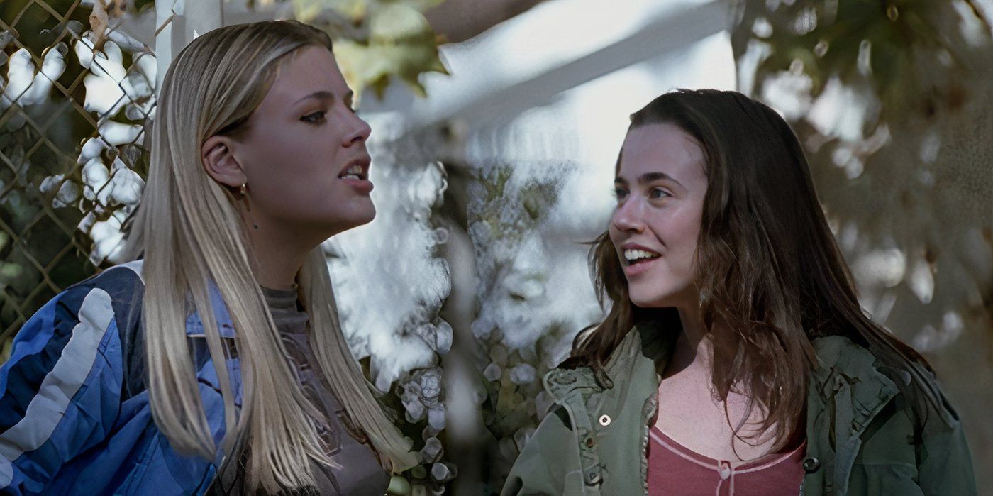 10 Harsh Realties Of Rewatching Freaks & Geeks, 25 Years Later