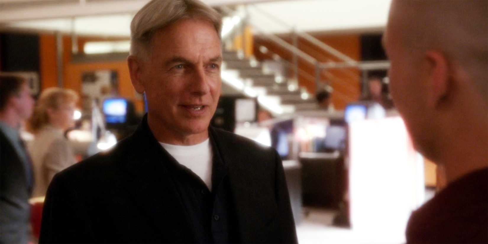 Gibbs talking to Glen Powell in NCIS