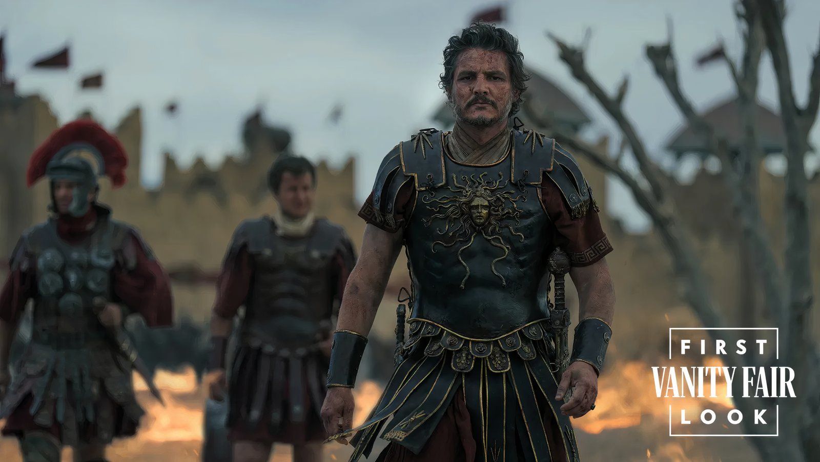 Pedro Pascal indossa l'armatura in Gladiator 2