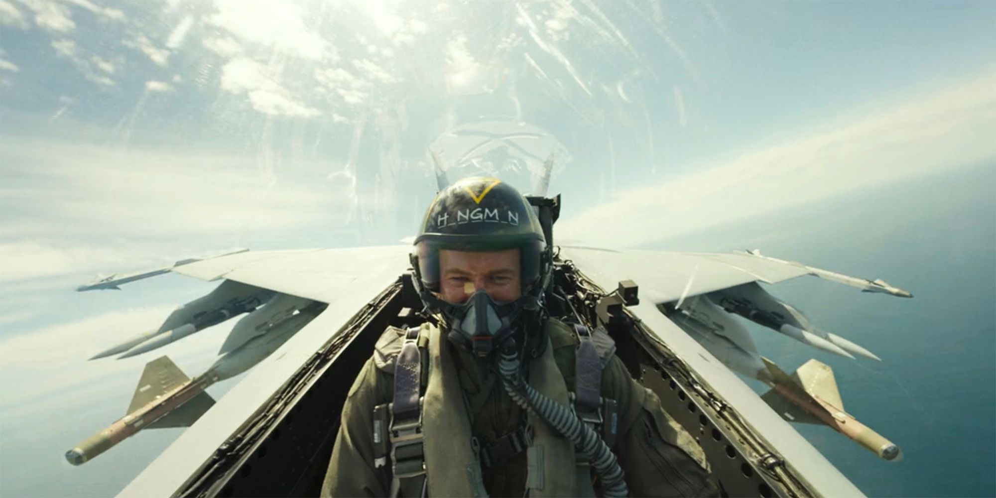 Glen Powells Amazing 2024 Complicates Top Gun 3 After Maverick's Tom Cruise Replacement Setup