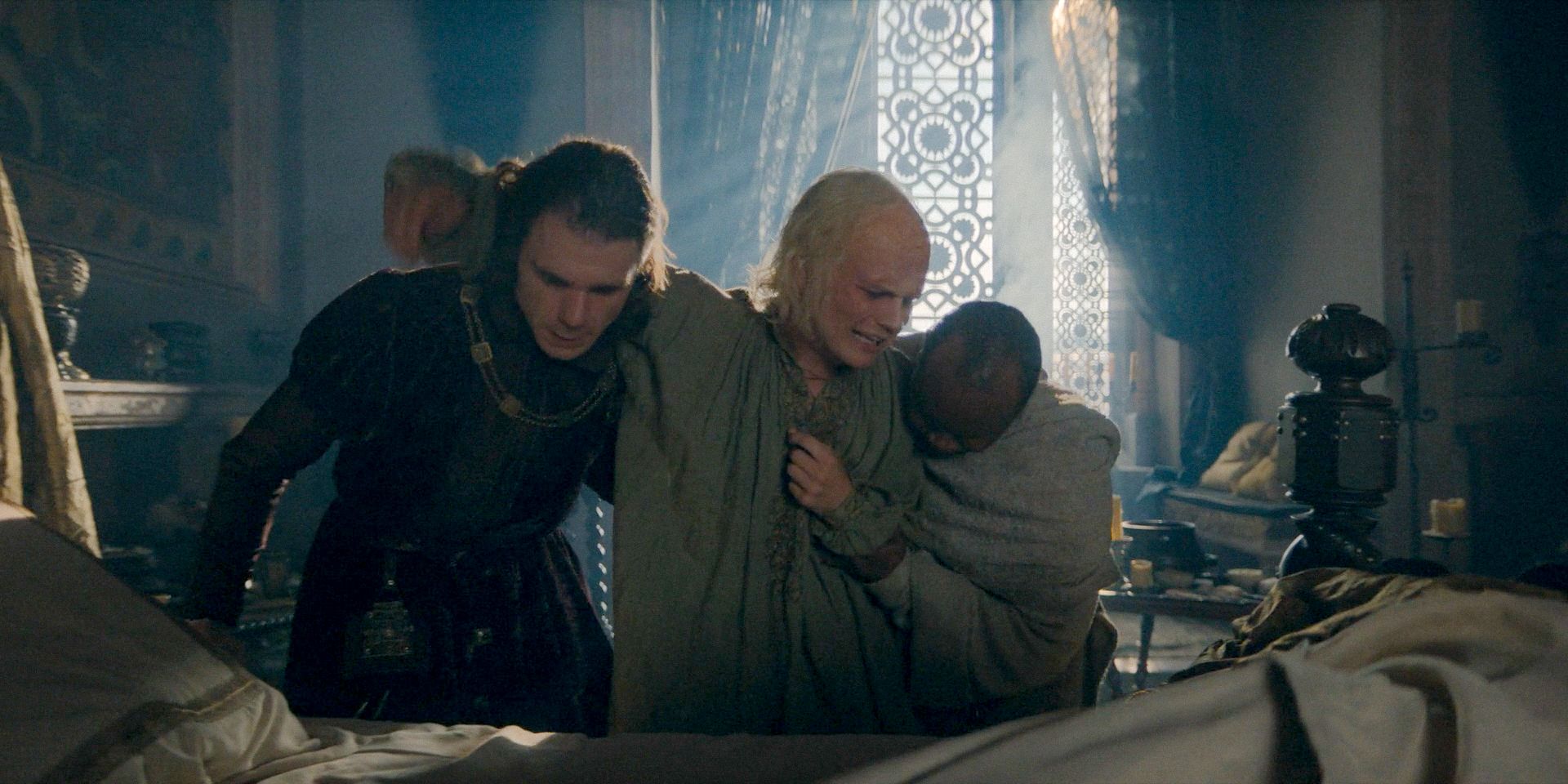 "A Wooden Throne": What Helaena's Prophecy About Aegon Really Means