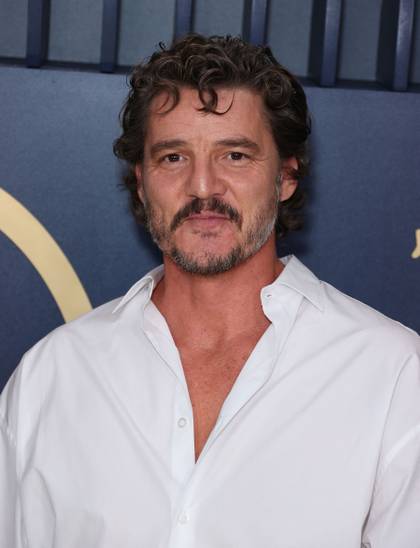 Kopfbild von Pedro Pascal bei den 30. jährlichen Screen Actors Guild Awards