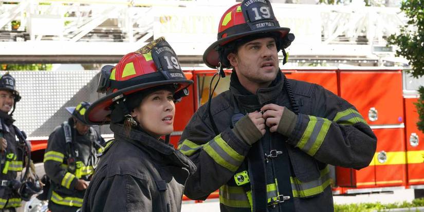 Jaina Lee Ortiz e Grey Damon em Station 19