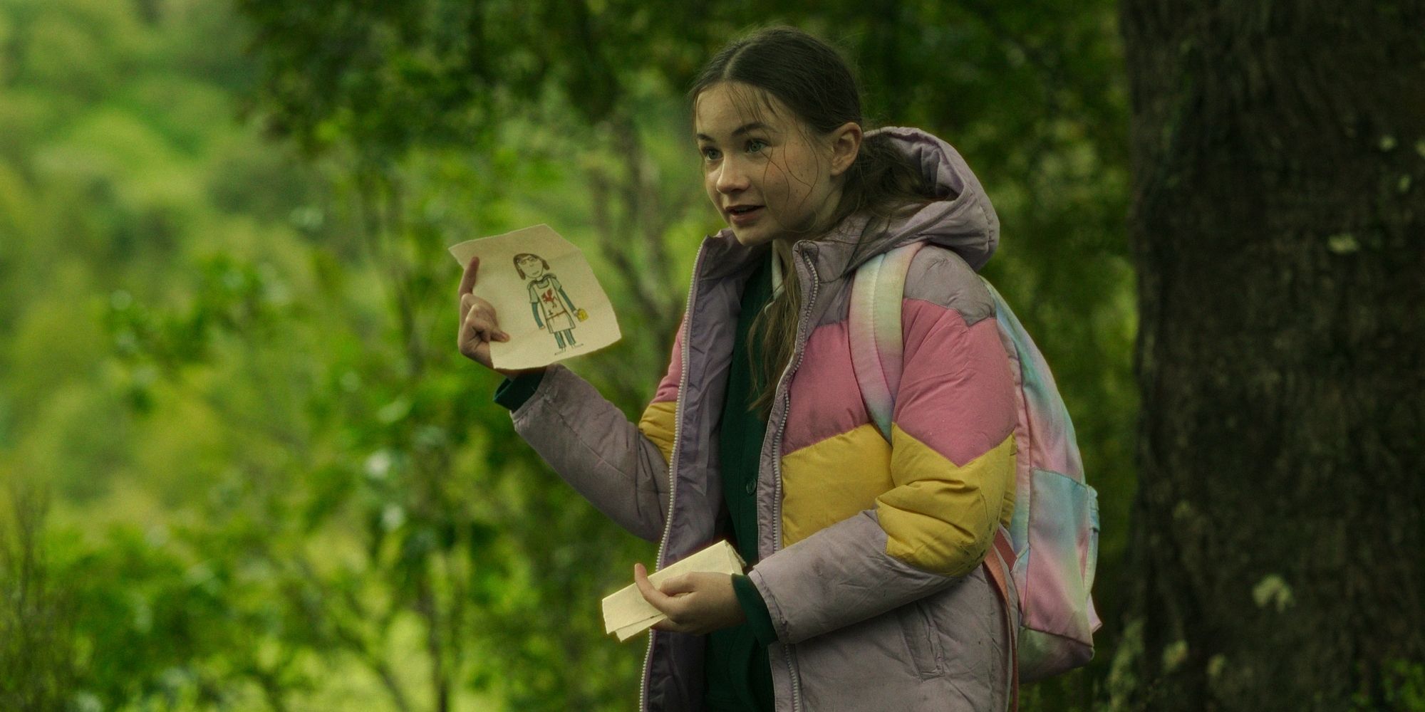 Kiera Thompson As Saffron Holding Up A Drawing Of Kevin In Time Bandits 2024.jpg