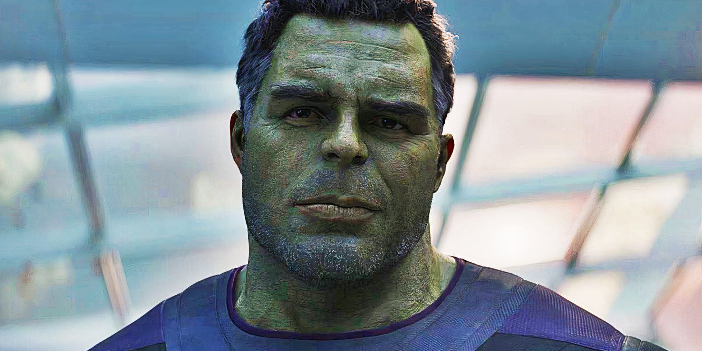 Mark Ruffalo's Smart Hulk about to use the Infinity Gauntlet in Avengers Endgame