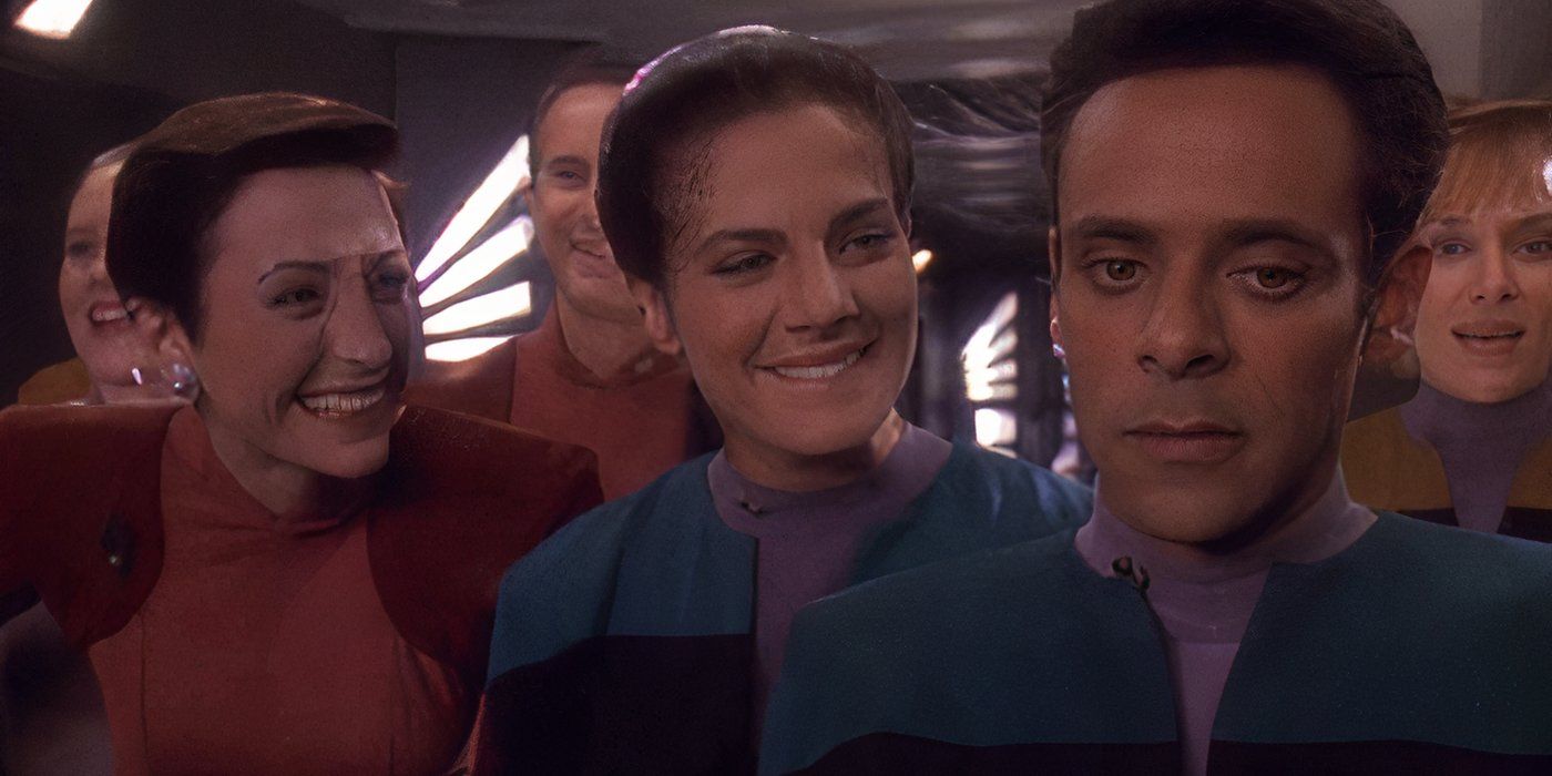 Star Trek: TNGs Emmys Loss Became A Dr. Bashir DS9 Story