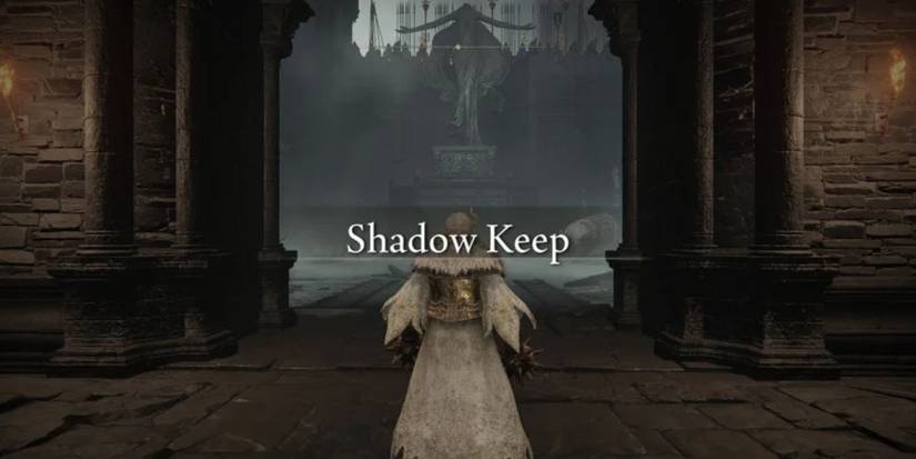 Игрок внутри Shadow Keep в Elden Ring.
