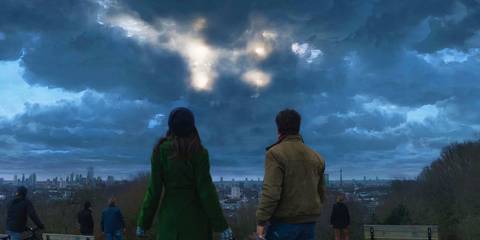 Sersi and Dane Whitman watching Arishem arrive in Eternals