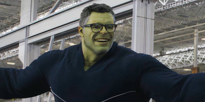 Smart Hulk tentando inventar viagem no tempo em Vingadores: Ultimato