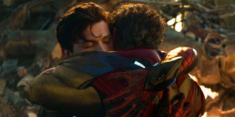 Spider-Man abraça Iron Man em Avengers: Endgame