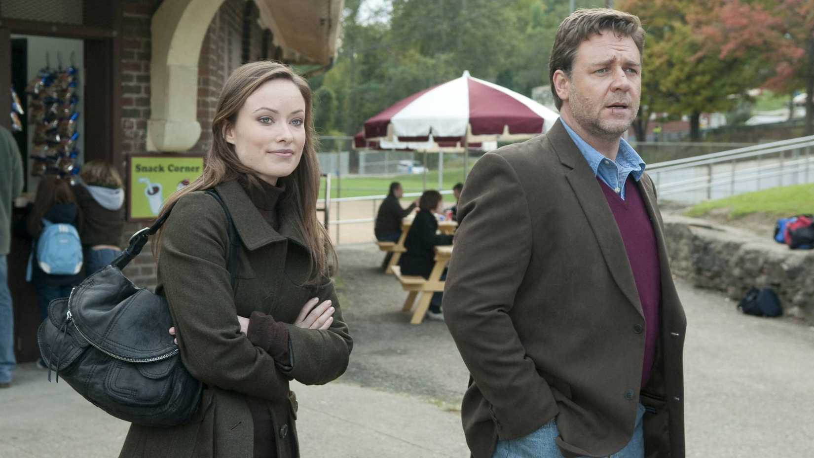Russell Crowe e Olivia Wilde em uma cena de The Next Three Days