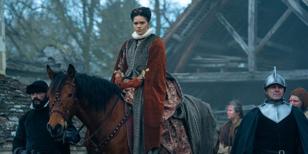 Minnie Driver Talks Queen Elizabeth & Catherine De Medici's Power Struggle In The Serpent Queen Season 2