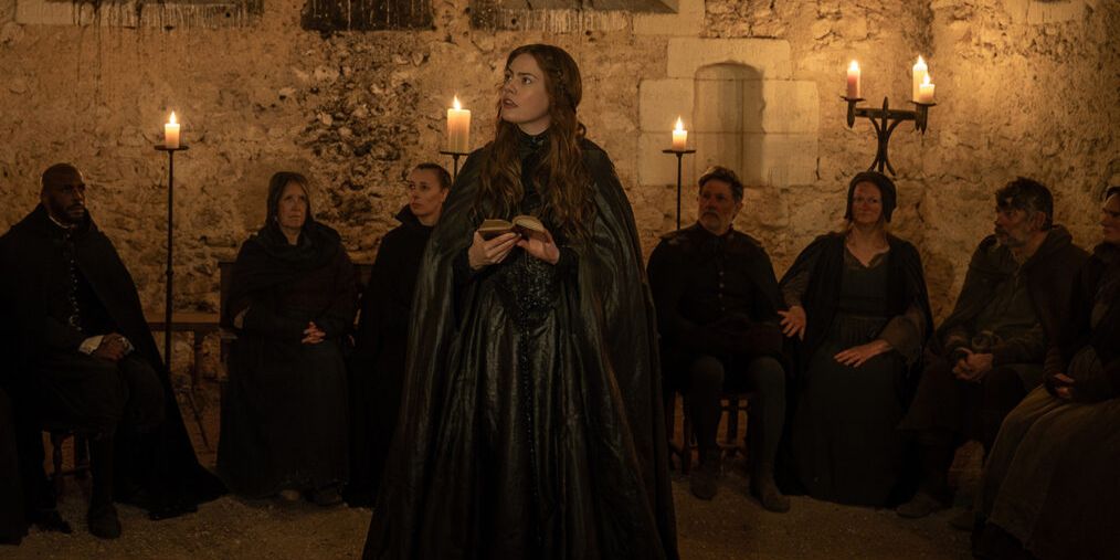 Minnie Driver Talks Queen Elizabeth & Catherine De Medici's Power Struggle In The Serpent Queen Season 2