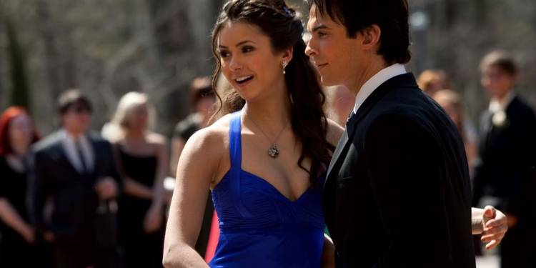 elena vampire diaries blue dress The blue dress worn by Elena Gilbert (Nina Dobrev) in The Vampire Diaries S01E19