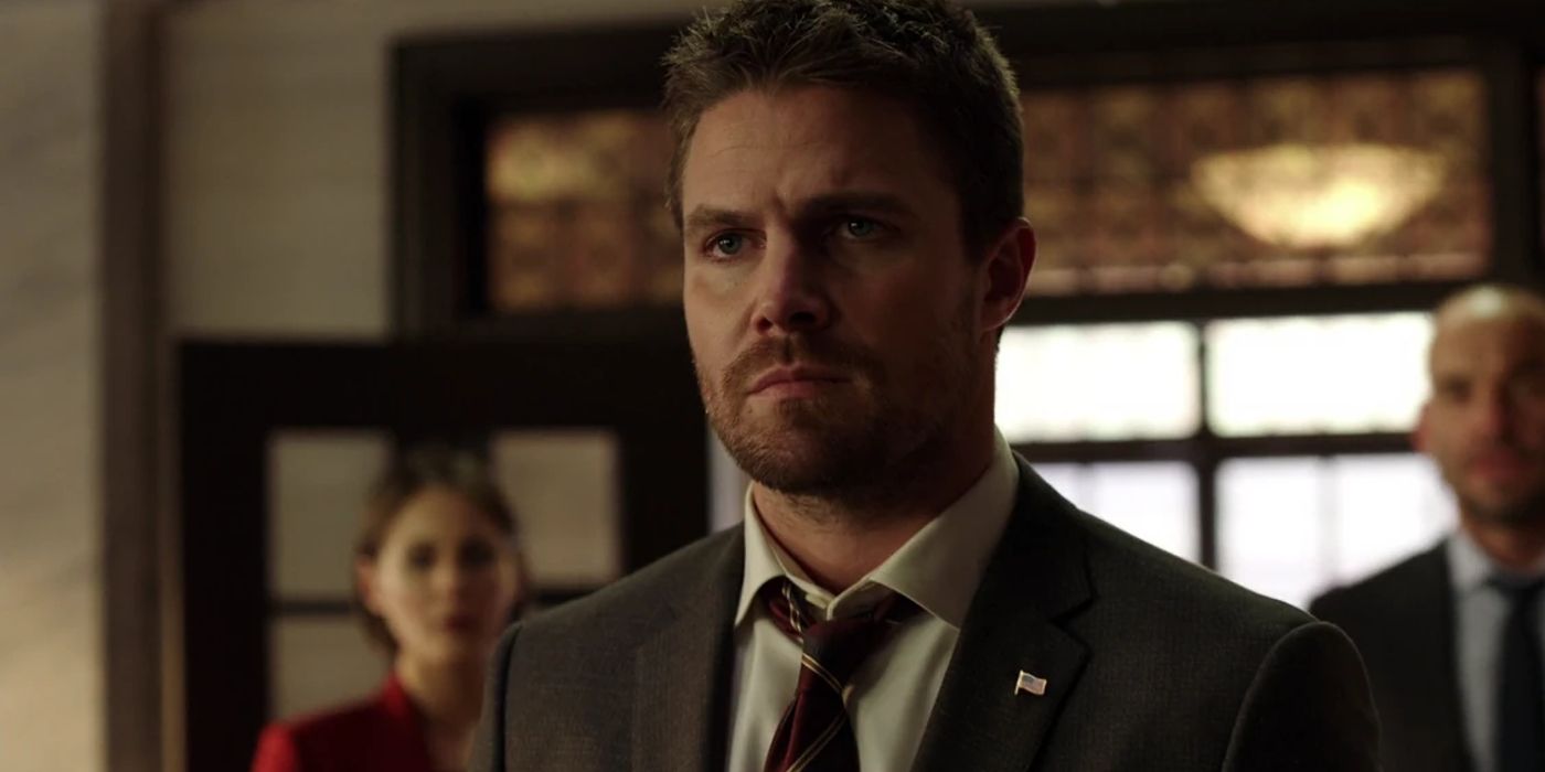 Stephen Amells Suits: L.A. Character Brings Back 1 Of The Best Things About His Arrow Role