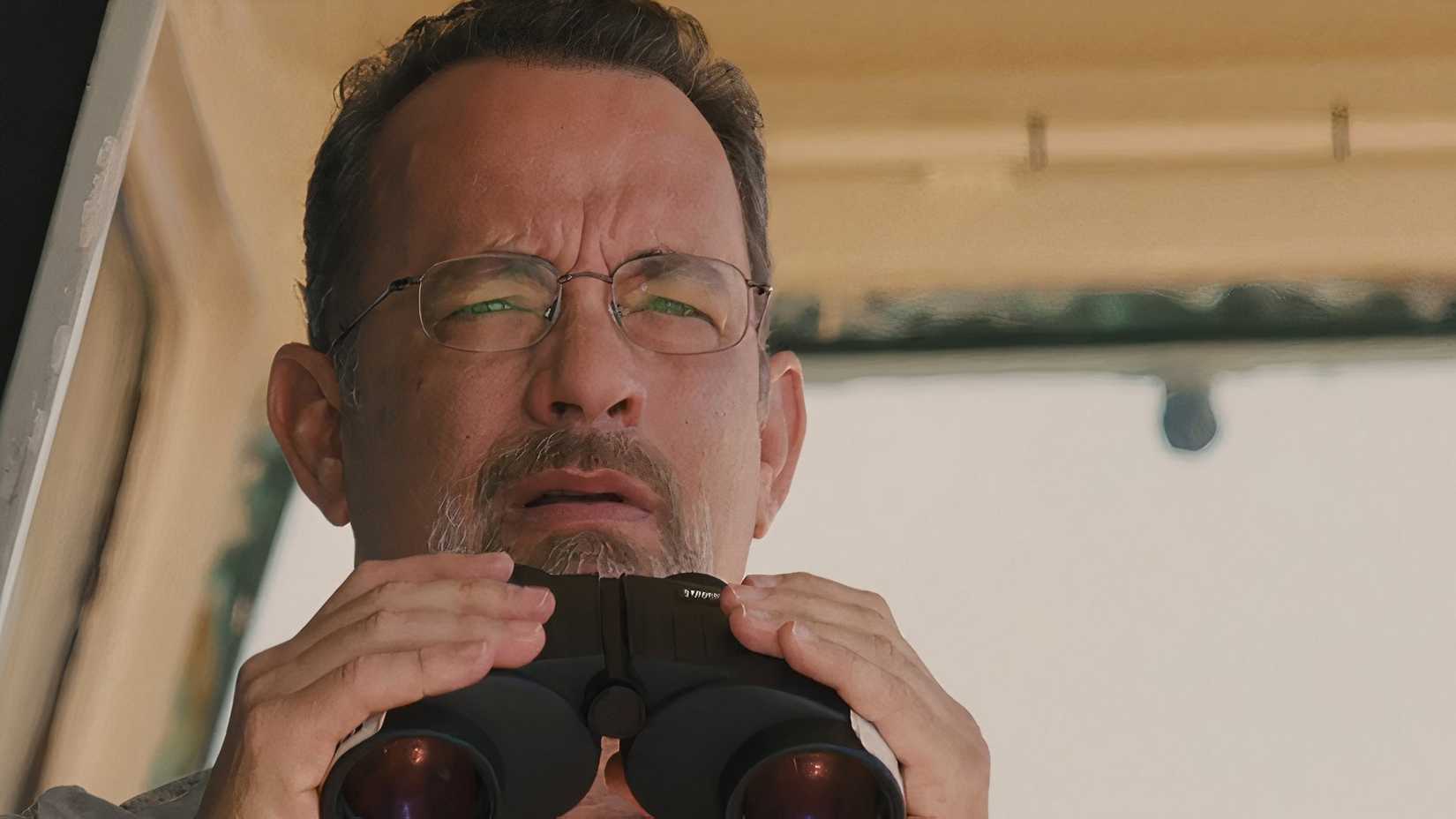 Tom Hanks with binoculars in Captain Phillips