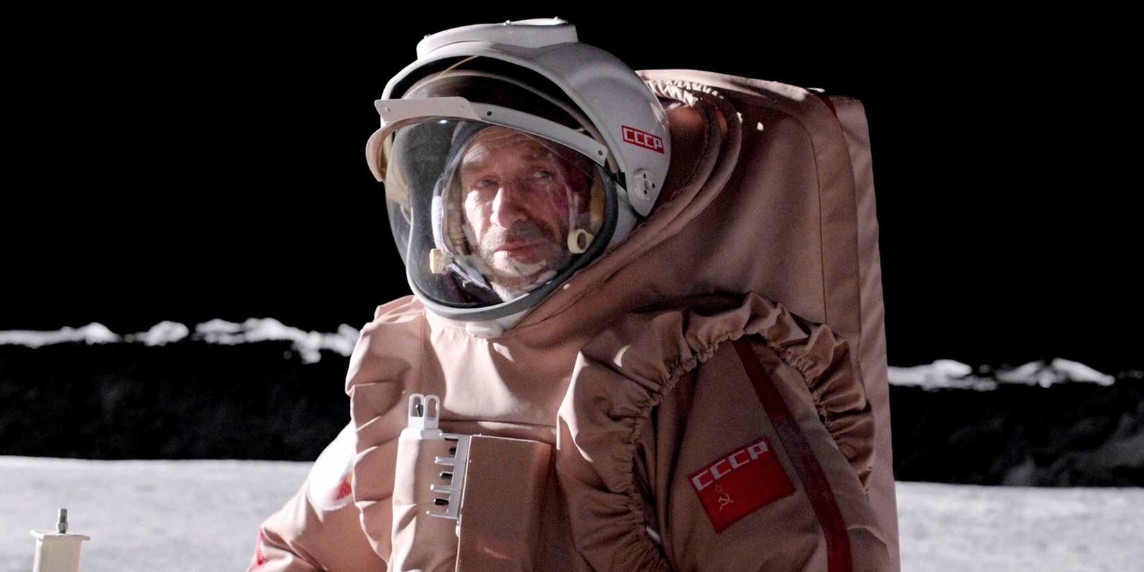 Apple TV's 4-Part Sci-Fi Thriller Series Keeps Getting Better Ahead Of Return This Week 1 A cosmonaut in For All Mankind