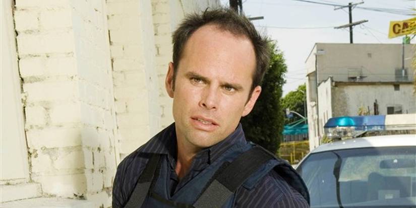 Walton Goggins as Det. Shane Vendrell looking serious in The Shield
