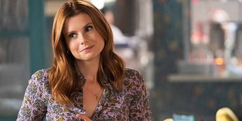 JoAnna Garcia Swisher sorrindo como Maddie Townsend em Sweet Magnolias