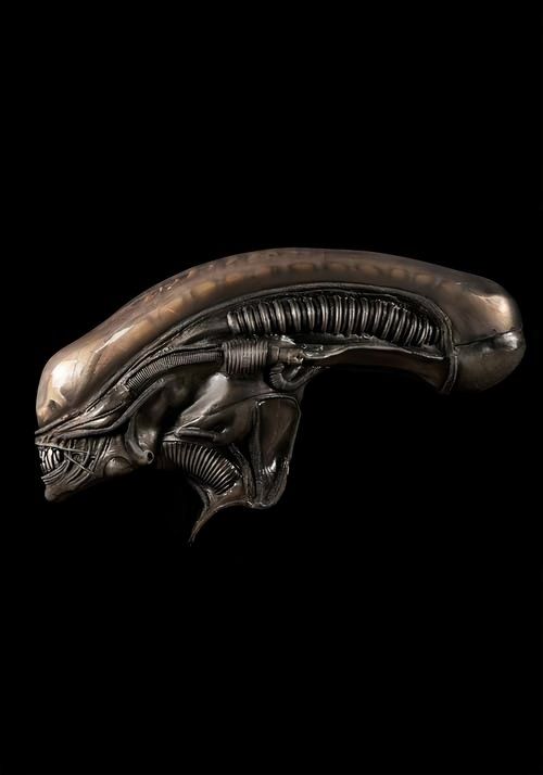 See This Unique Alien Collectible Xenomorph Mask