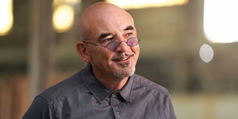 Caolan Waltrip (Ritchie Coster) smiling in Tulsa King