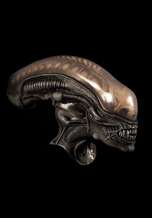 See This Unique Alien Collectible Xenomorph Mask