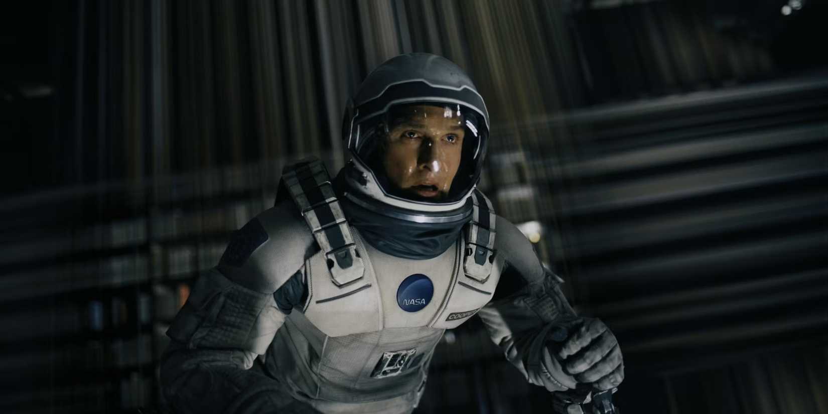 Cooper (Matthew McConaughey) no Tesseract em Interstellar