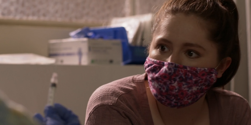 Debbie using a mask at the hosital in Shameless