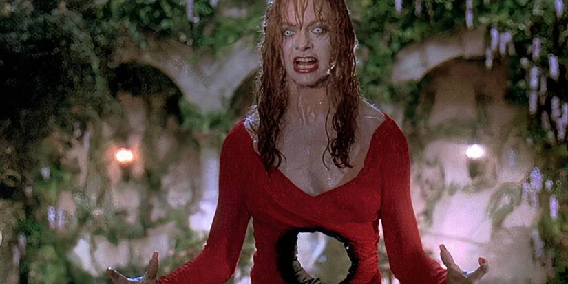 Goldie Hawn with a hole in her stomach in Death Becomes Her