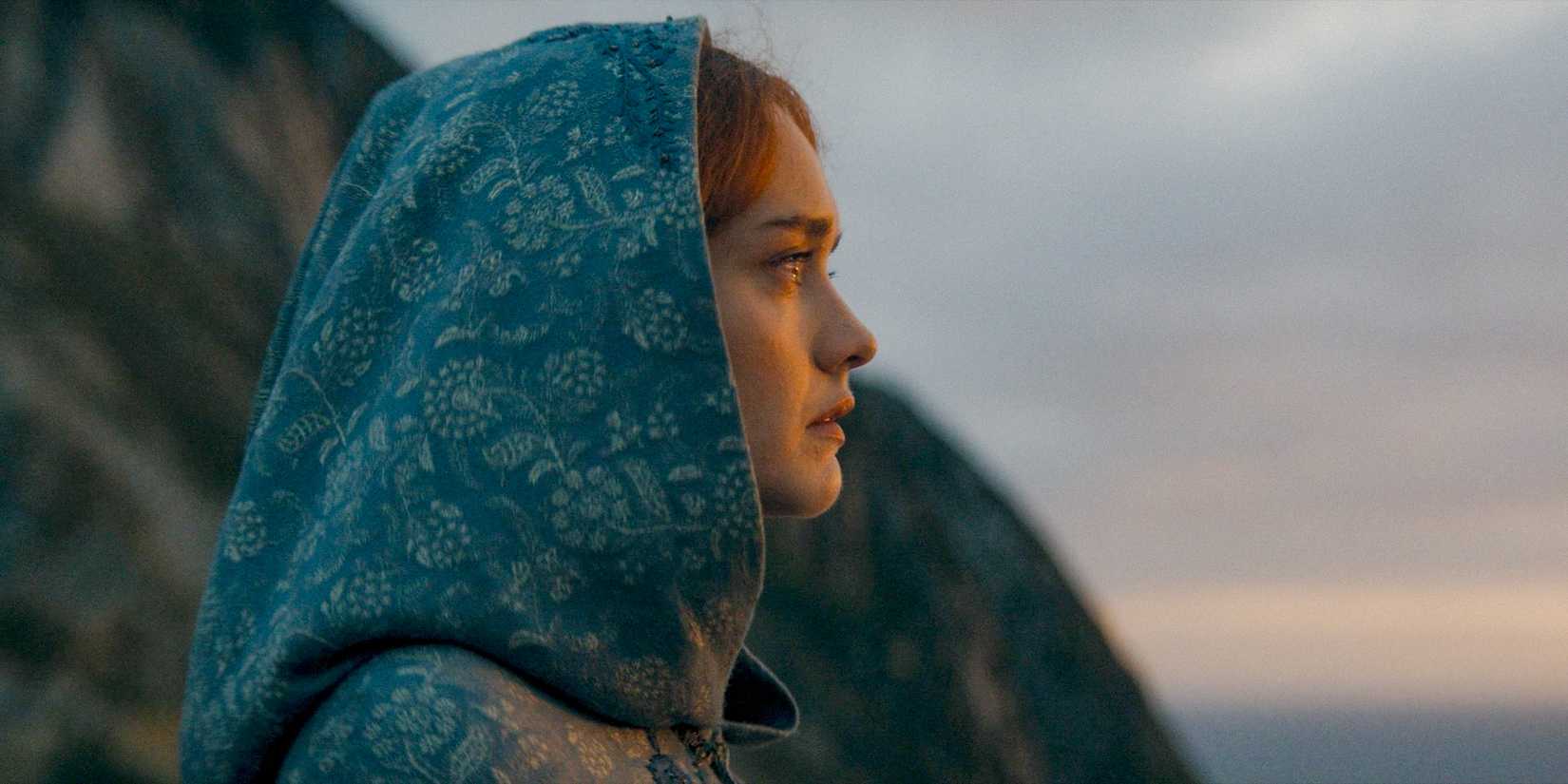 Olivia Cooke as Alicent seen in profile, looking thoughtful in House of the Dragon season 2 Episode 8