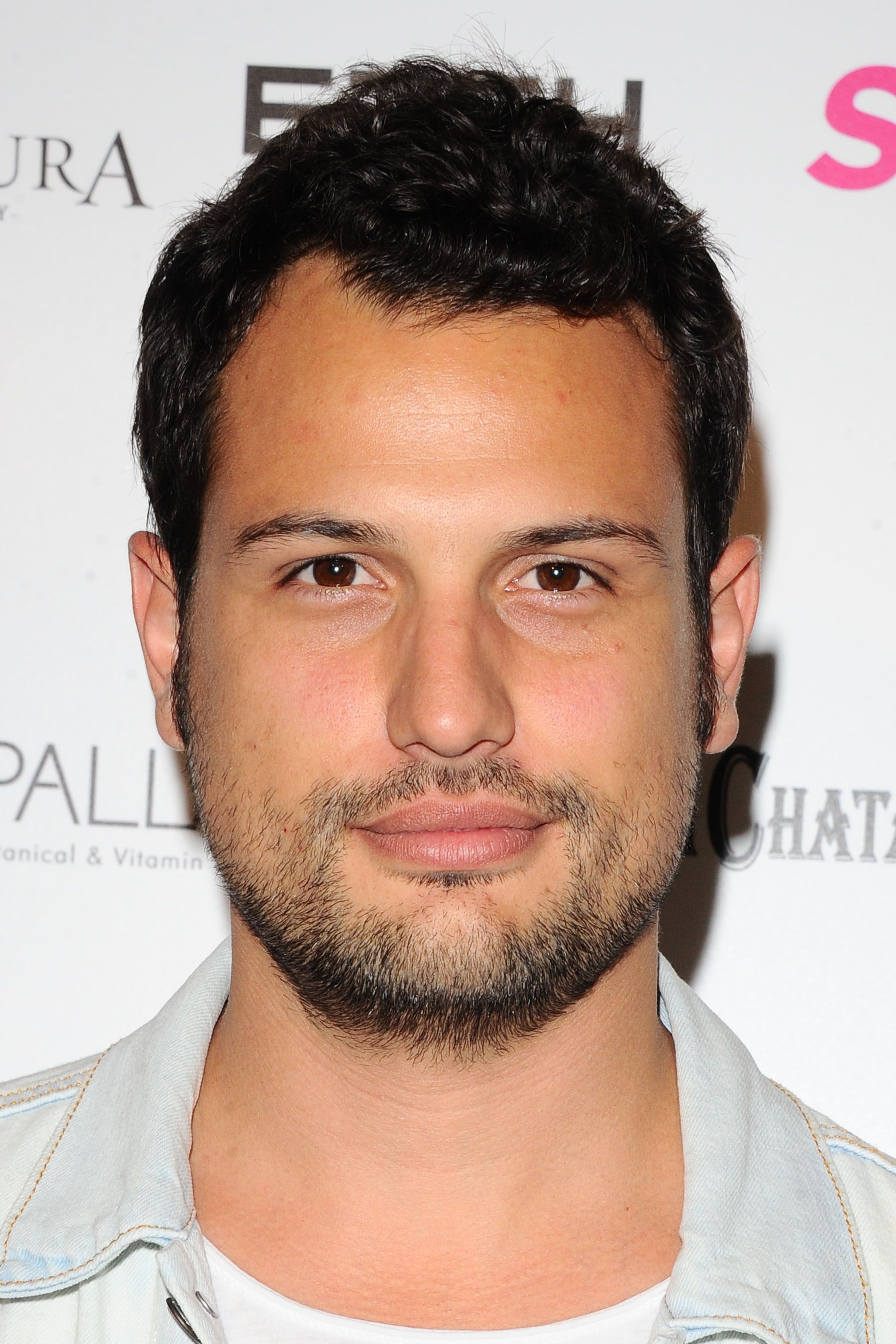Headshot Of Roberto Urbina