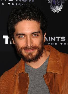 Josh Keaton | ScreenRant