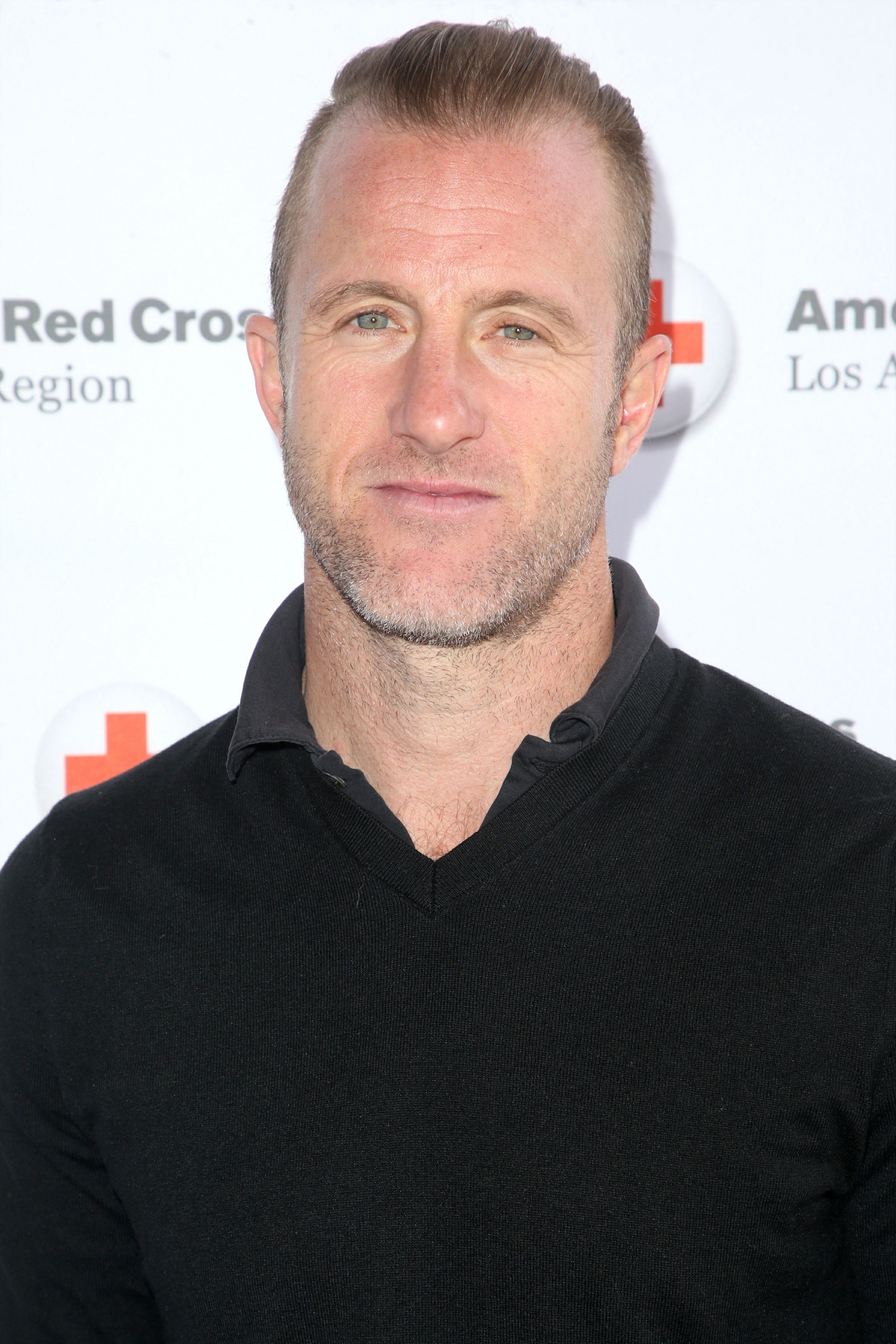 Headshot of Scott Caan