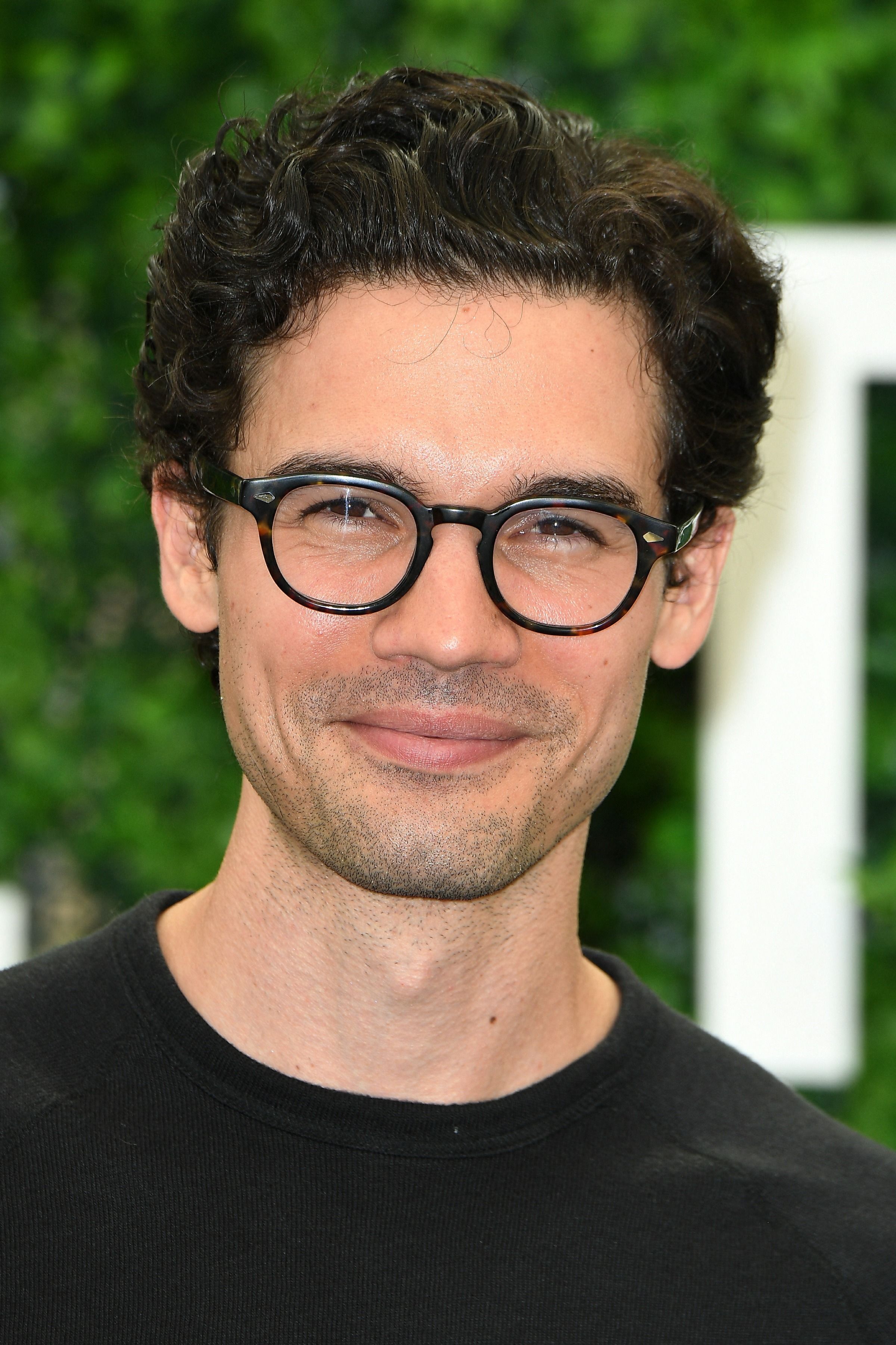 Headshot Of Steven Strait