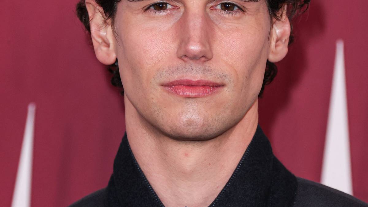 Cory Michael Smith | ScreenRant
