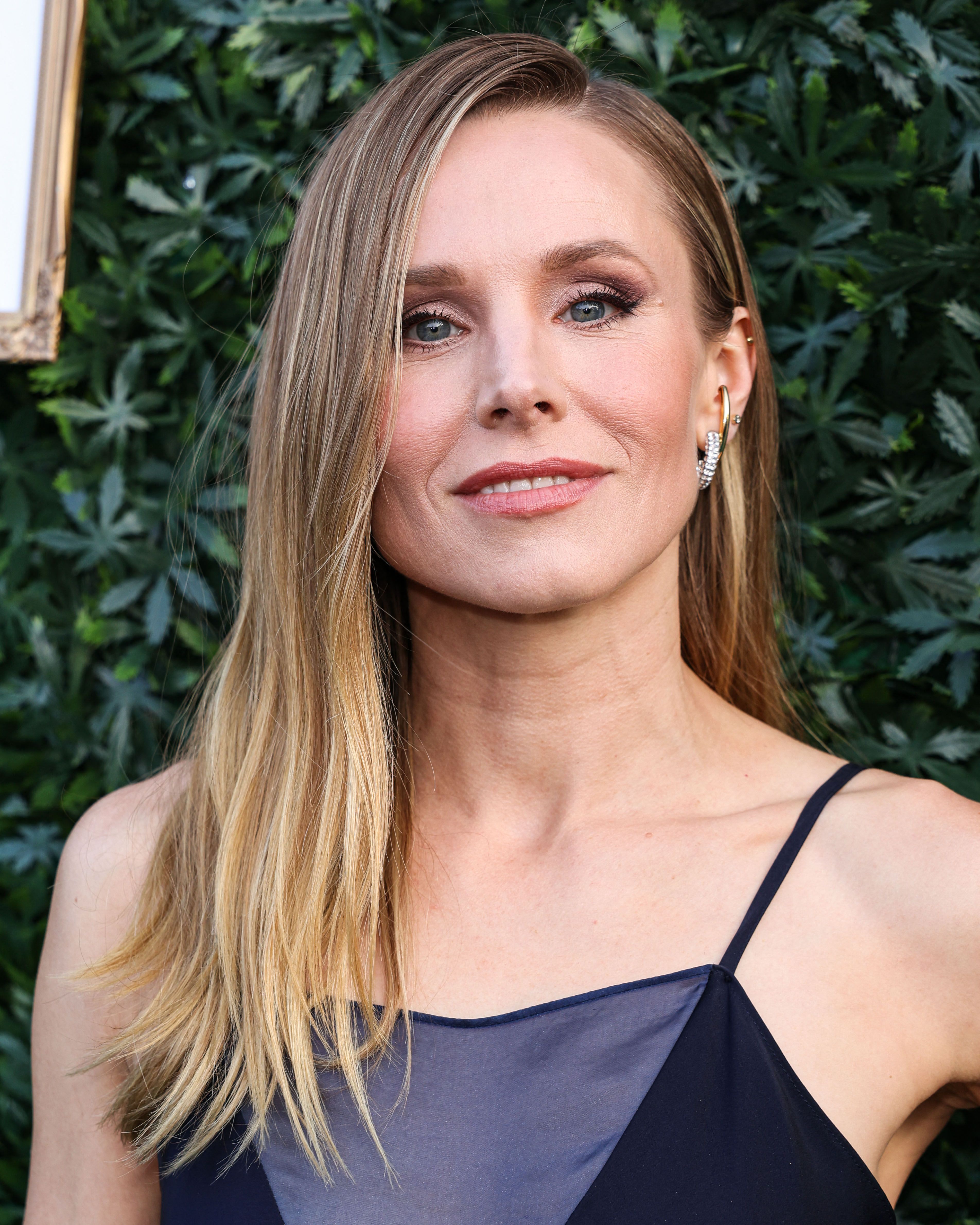 Headshot Of Kristen Bell