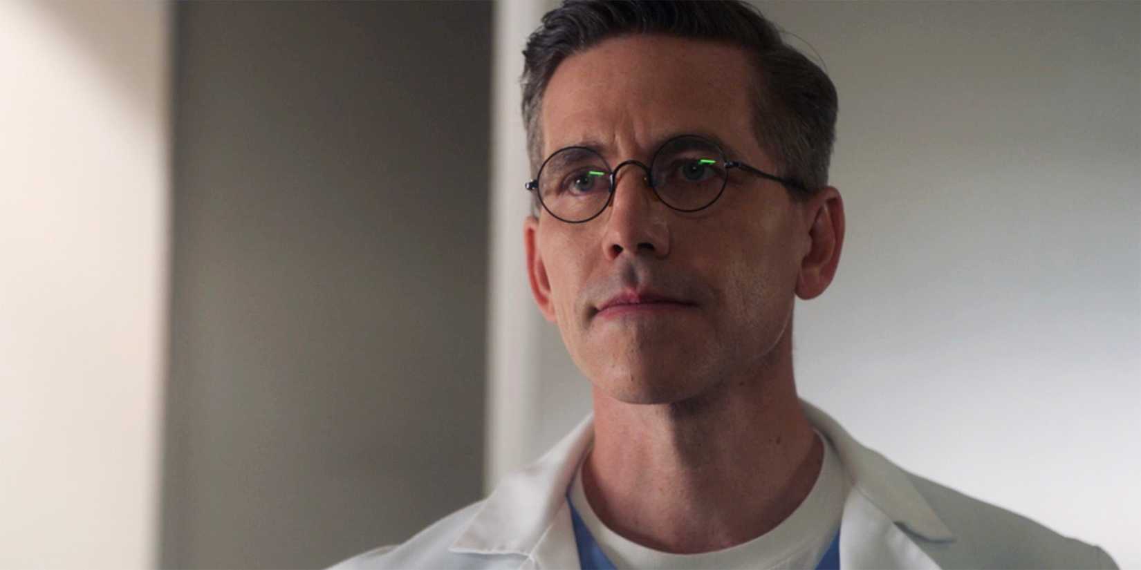 Jimmy Palmer looking at something in NCIS