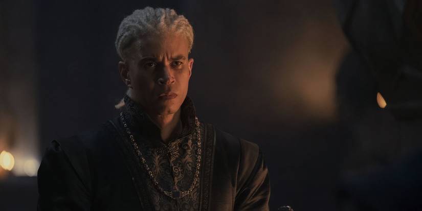 John MacMillan as Ser Leanoe Velaryon.