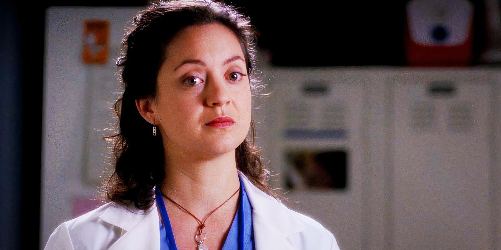 Kali Rocha as Sydney Heron gives an intense glare in Grey's Anatomy season 3, episode 7