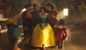 How Rachel Zegler's Live-Action Snow White Costume Compares To Animation How Rachel Zegler's Live-Action Snow White Costume Compares To Animation