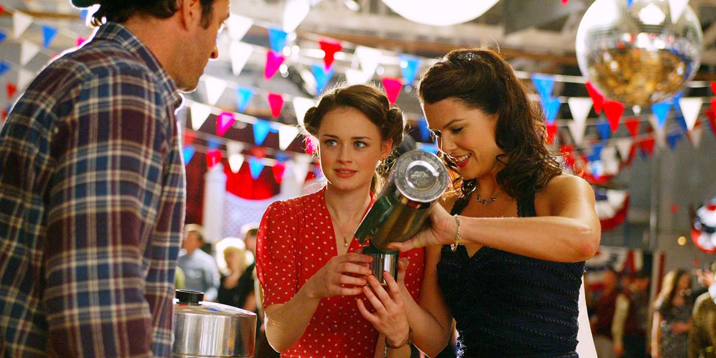 rory and lorelai in a party in gilmore girls