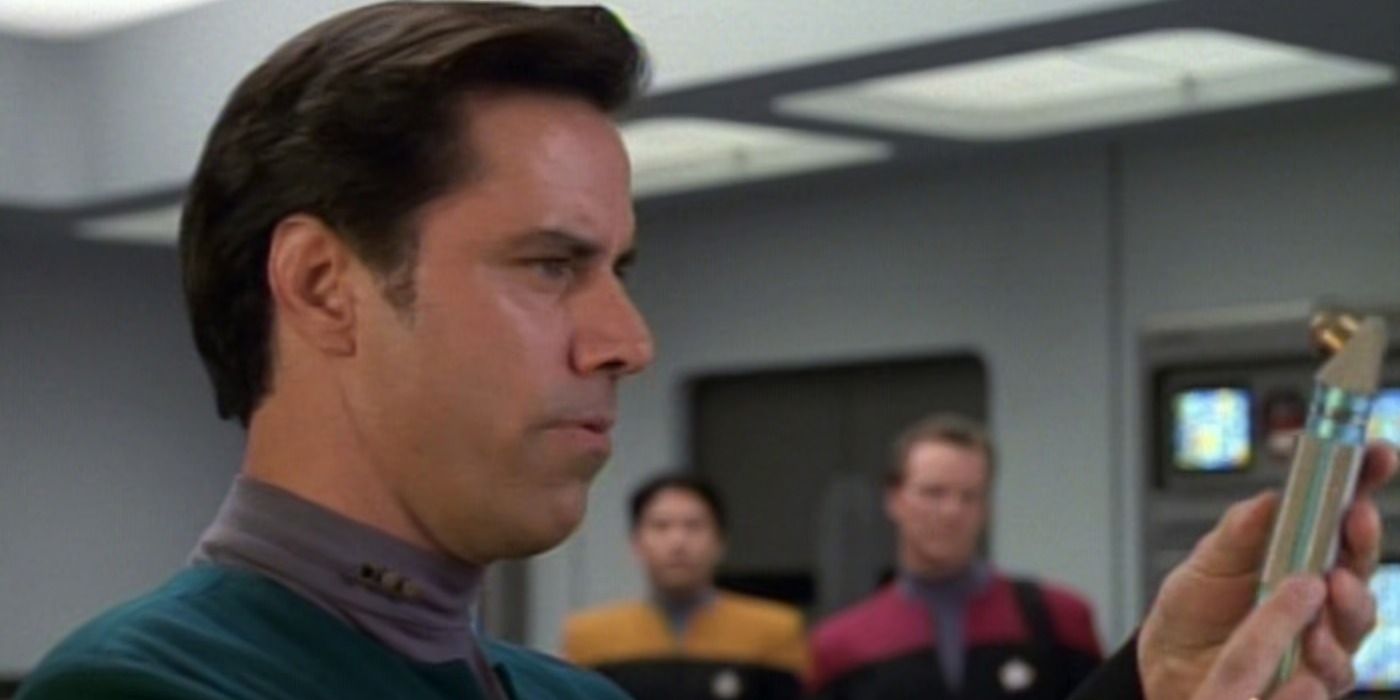 Star Trek: Voyager's Doctor Before Robert Picardo Was A TNG Criminal