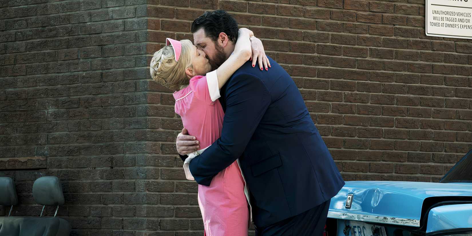 The Umbrella Academy season 1 Agnes and Hazel kissing