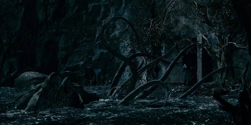 The Watcher In The Water attacking in Lord of the Rings