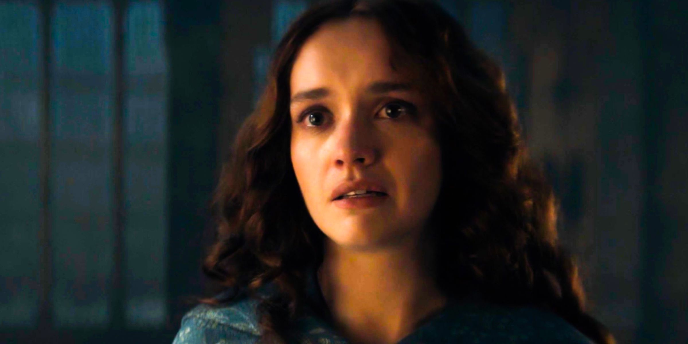 Olivia Cooke as Alicent Hightower crying in House of the Dragon's season 2 finale