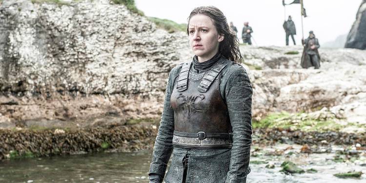 Yara Greyjoy standing by the water in Game of Thrones