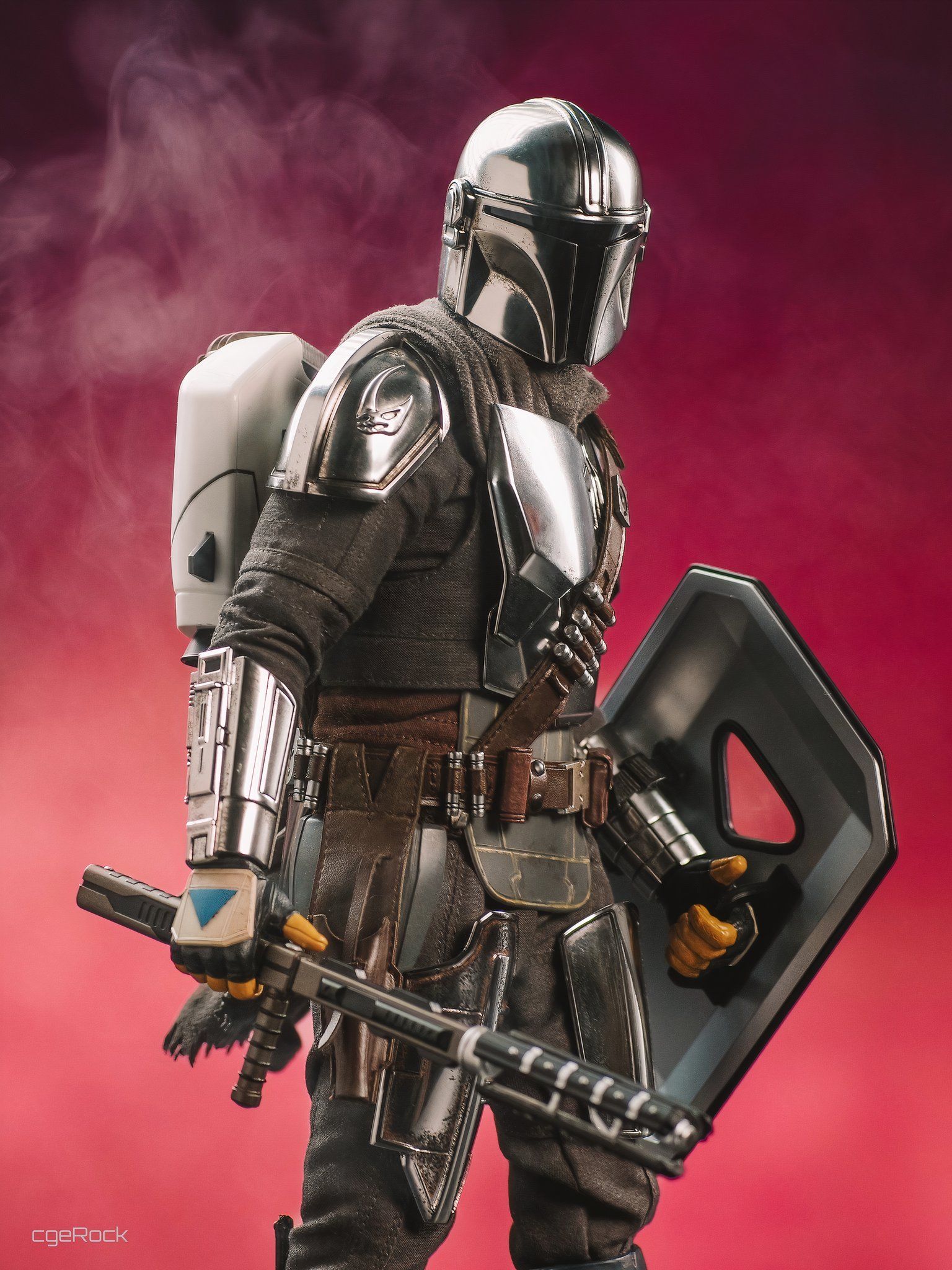 Star Wars Hot Toys Bring Key Mandalorian & Bad Batch Characters To Life