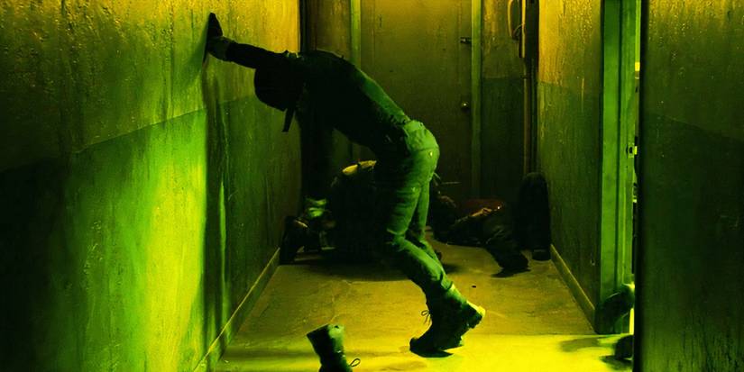 Demolidor exausto no corredor em Demolidor: Temporada 1