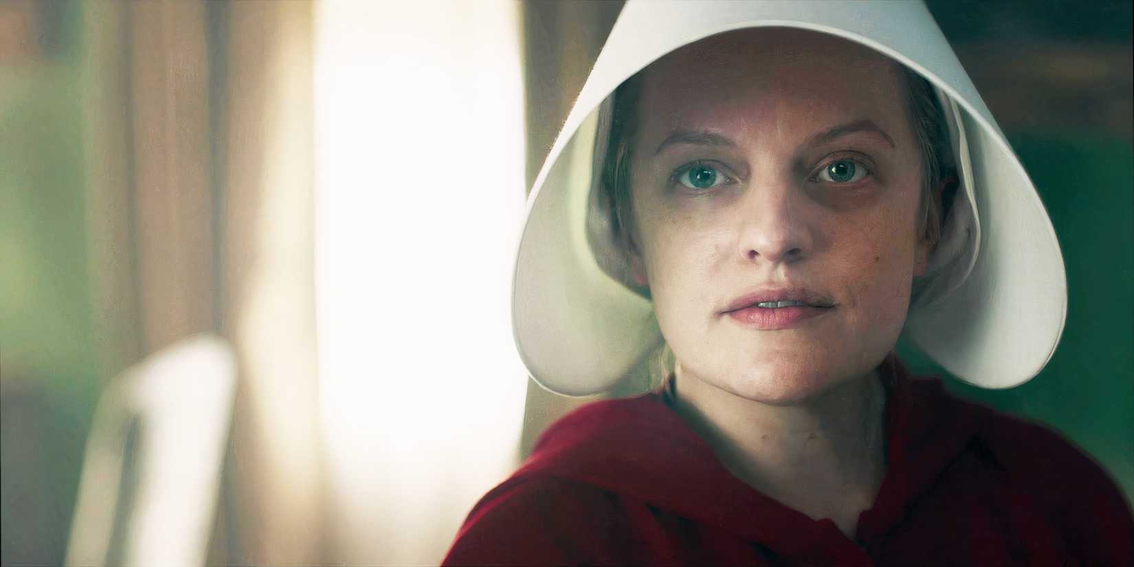 Elizabeth Moss in The Handmaid's Tale season 2